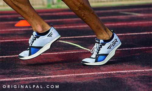 کفش ورزشی مخصوص دویدن بدون بخش پاشنه مخصوص دوندگان حرفه‌ای